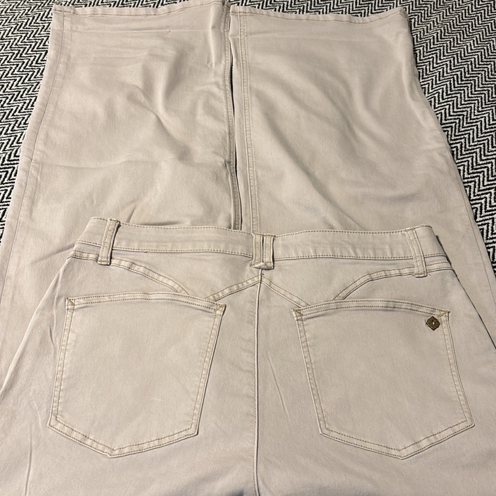 Democracy “Ab” Solution High Rise Wide Leg Pants | Sz 14 | NWT - Picture 2 of 10